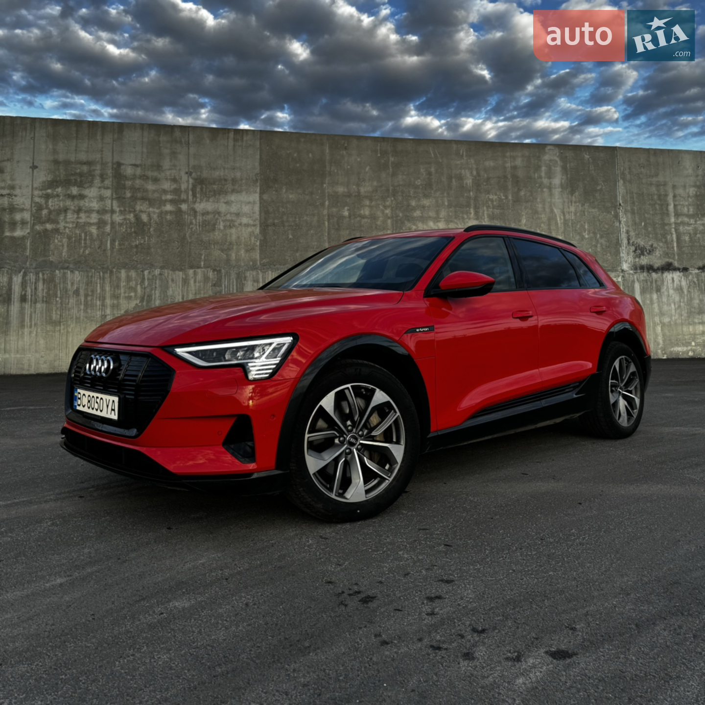 2019 Audi e-tron - мініатюра 2