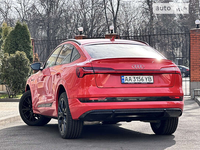 Внедорожник / Кроссовер Audi e-tron 2021 в Киеве фото 15 Внедорожник / Кроссовер Audi e-tron 2021 в Киеве