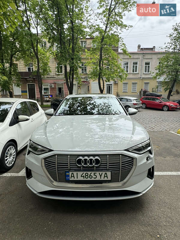 Внедорожник / Кроссовер Audi e-tron 2020 в Одессе