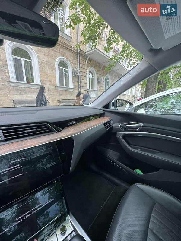 Внедорожник / Кроссовер Audi e-tron 2020 в Одессе