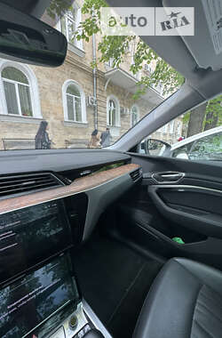 Внедорожник / Кроссовер Audi e-tron 2020 в Одессе