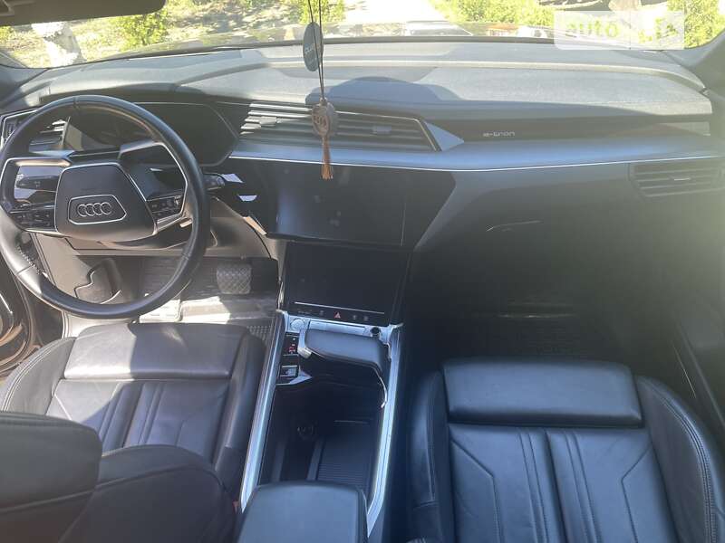 Позашляховик / Кросовер Audi e-tron 2019 в Житомирі