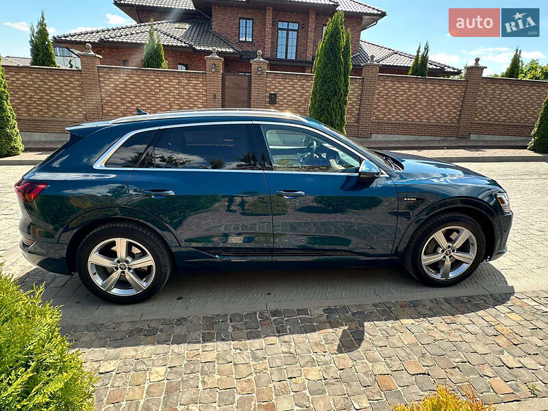 Внедорожник / Кроссовер Audi e-tron 2019 в Горохове фото 15 Внедорожник / Кроссовер Audi e-tron 2019 в Горохове