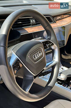 Внедорожник / Кроссовер Audi e-tron 2019 в 