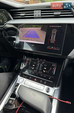 Внедорожник / Кроссовер Audi e-tron 2019 в 