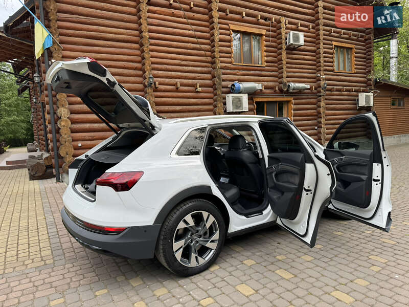 Позашляховик / Кросовер Audi e-tron 2019 в Івано-Франківську