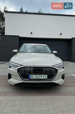 Внедорожник / Кроссовер Audi e-tron 2020 в 