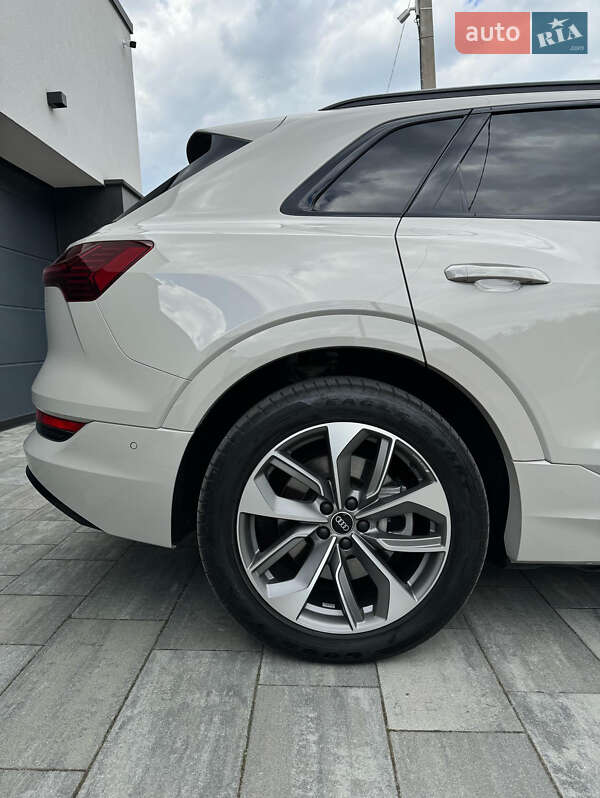 Внедорожник / Кроссовер Audi e-tron 2020 в Львове