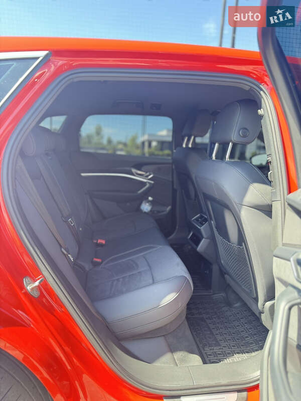 Внедорожник / Кроссовер Audi e-tron 2022 в Мукачево