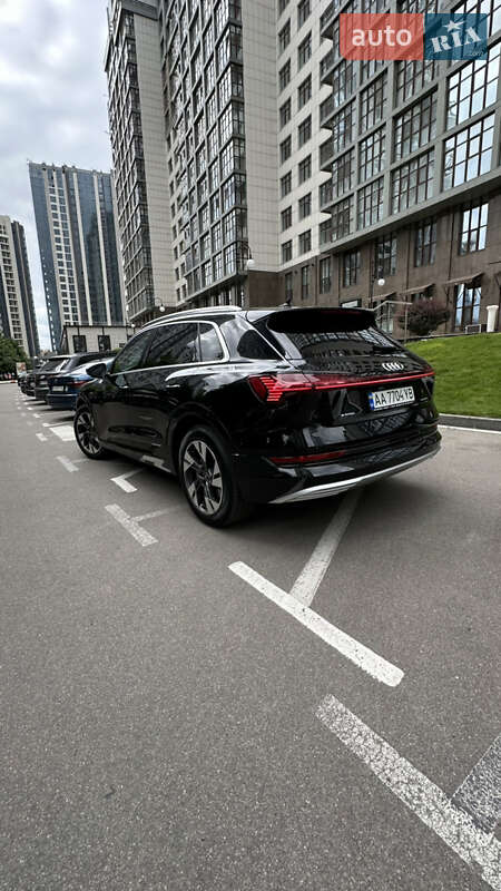 Внедорожник / Кроссовер Audi e-tron 2022 в Киеве