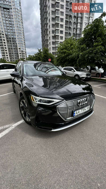 Внедорожник / Кроссовер Audi e-tron 2022 в Киеве