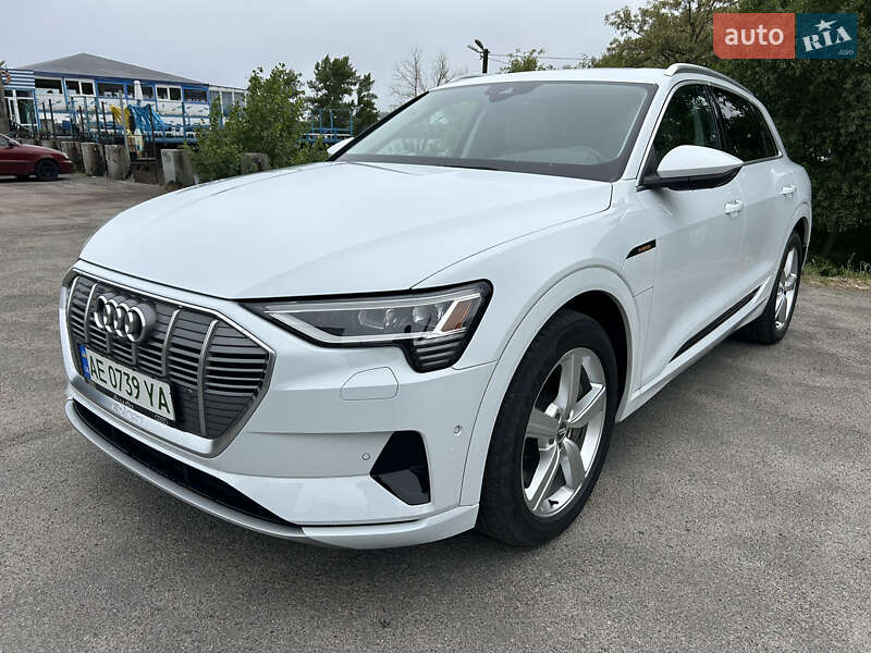 Позашляховик / Кросовер Audi e-tron 2019 в Дніпрі фото 3 Позашляховик / Кросовер Audi e-tron 2019 в Дніпрі