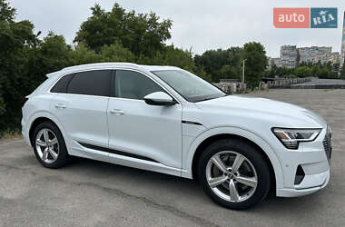 Внедорожник / Кроссовер Audi e-tron 2019 в Днепре