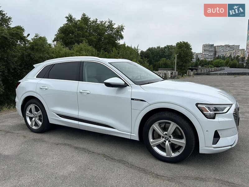 Позашляховик / Кросовер Audi e-tron 2019 в Дніпрі фото 7 Позашляховик / Кросовер Audi e-tron 2019 в Дніпрі
