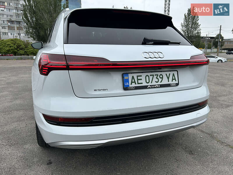 Позашляховик / Кросовер Audi e-tron 2019 в Дніпрі фото 11 Позашляховик / Кросовер Audi e-tron 2019 в Дніпрі