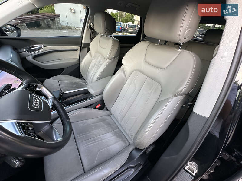 Позашляховик / Кросовер Audi e-tron 2019 в Дубні