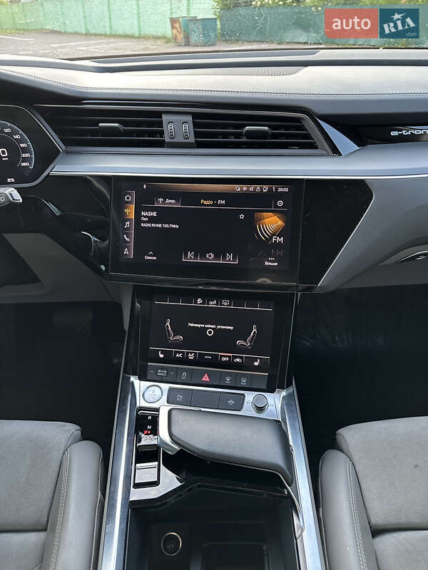 Позашляховик / Кросовер Audi e-tron 2019 в Дубні