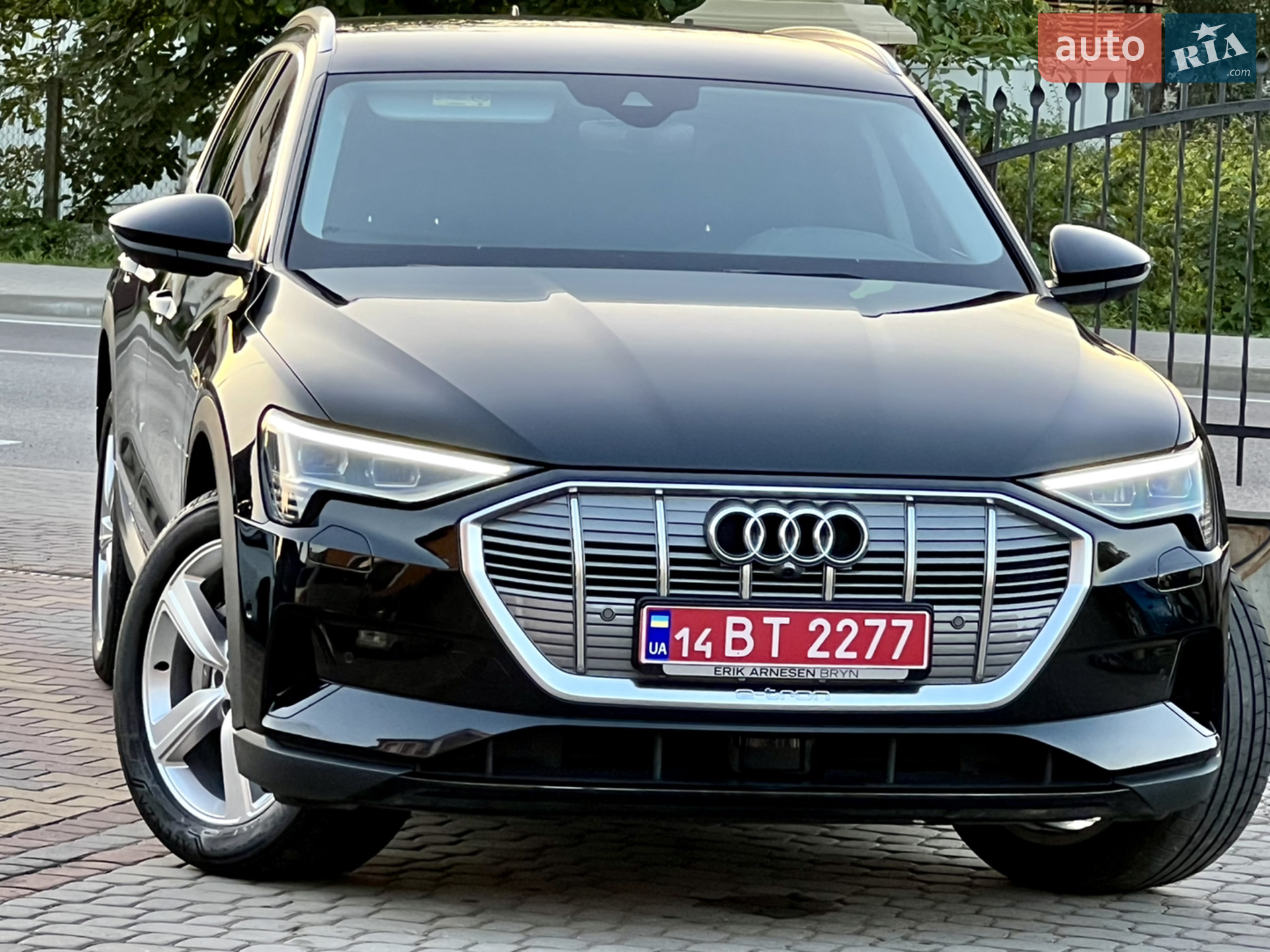 2019 Audi e-tron - мініатюра 2