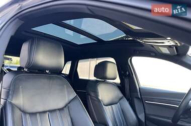 Внедорожник / Кроссовер Audi e-tron 2019 в 