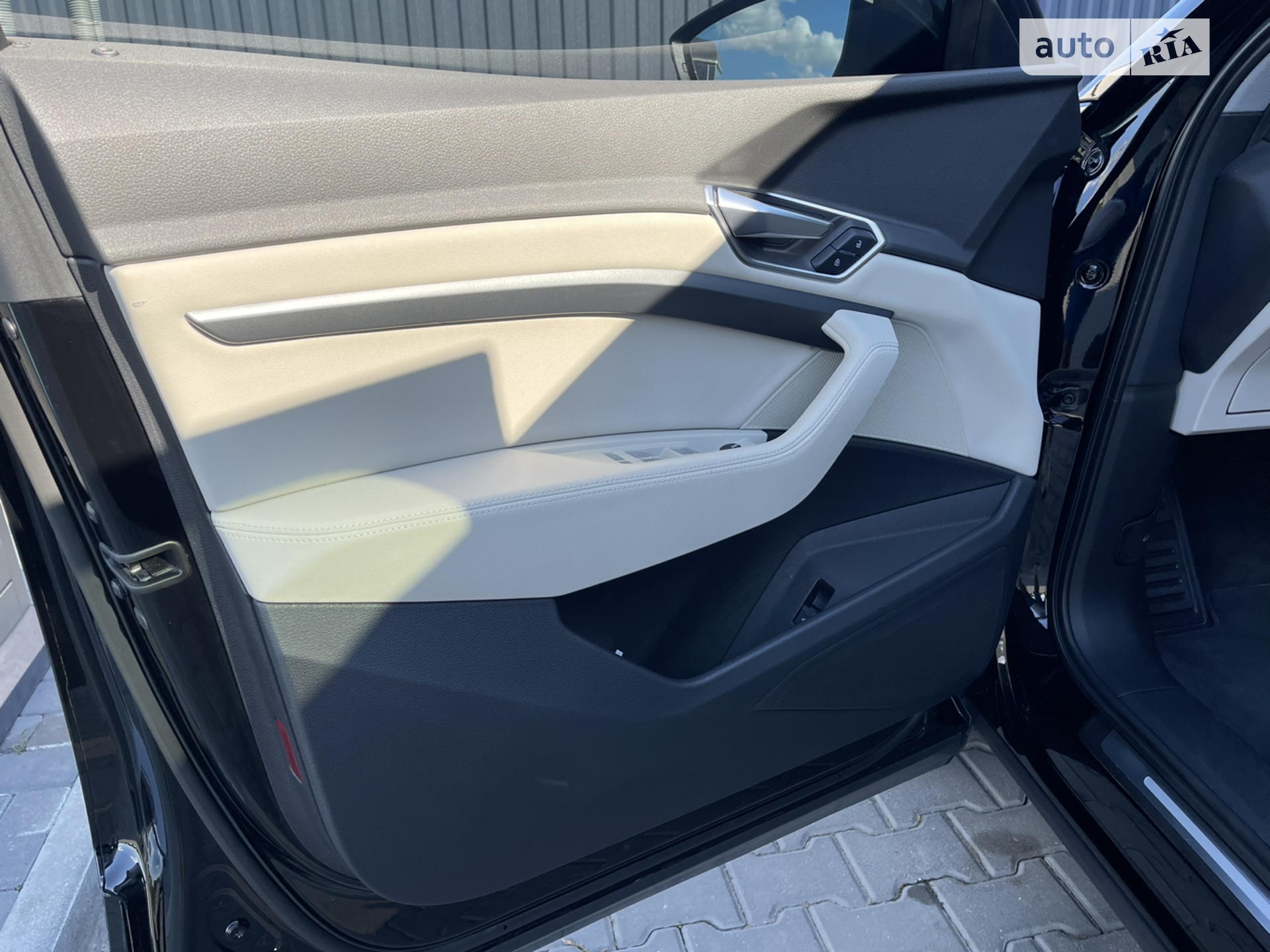 2020 Audi e-tron - мініатюра 18