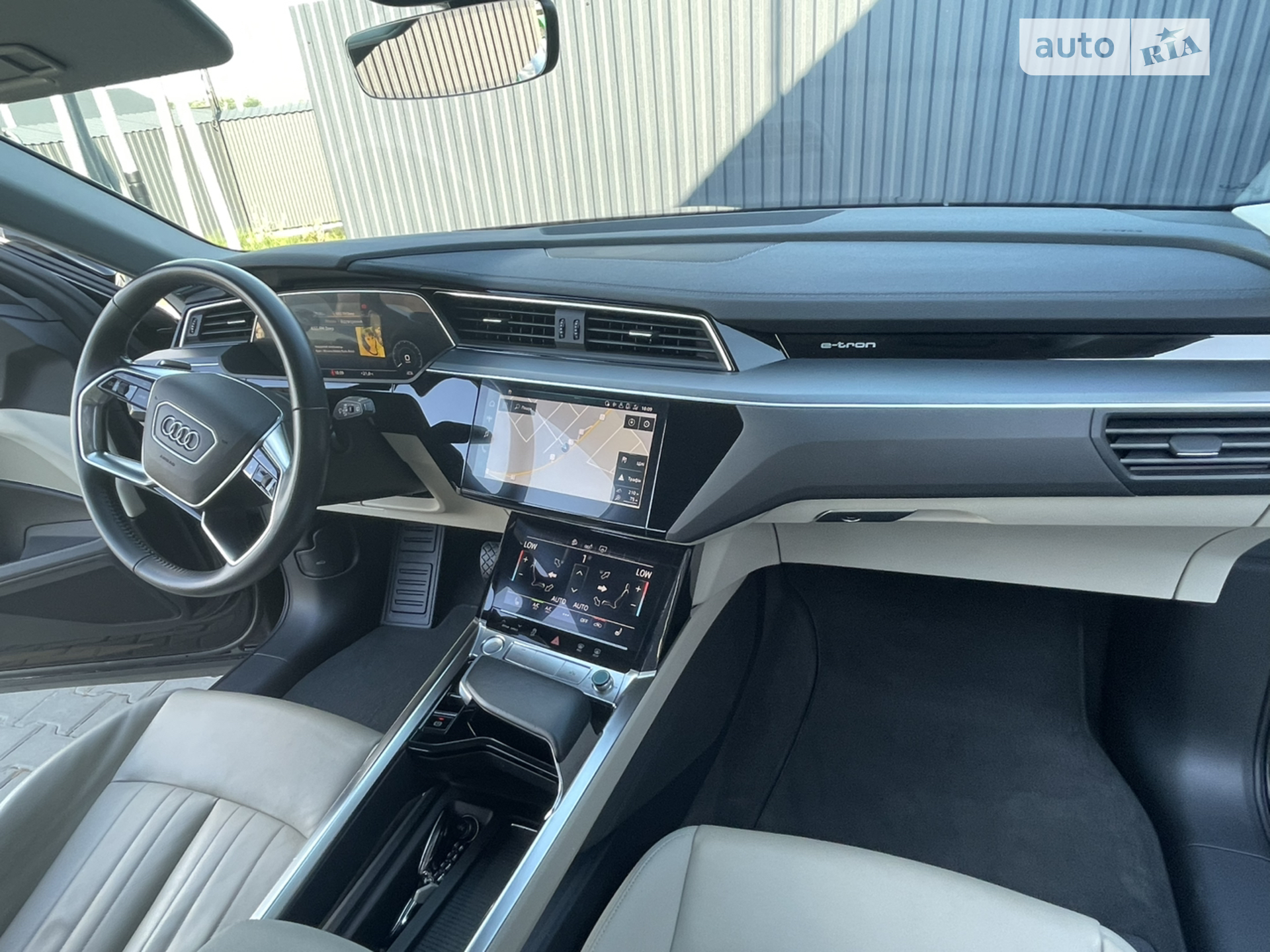 2020 Audi e-tron - мініатюра 24