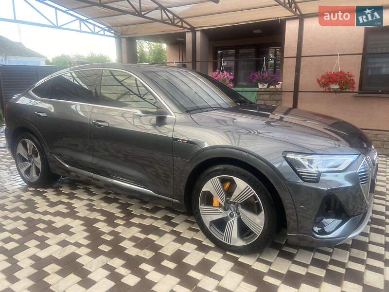 Внедорожник / Кроссовер Audi e-tron 2020 в Вознесенске