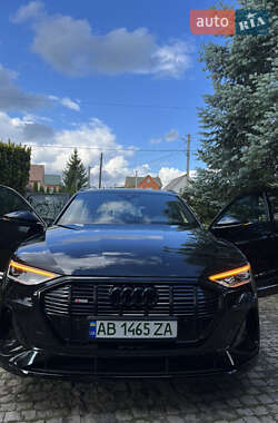 Позашляховик / Кросовер Audi e-tron 2020 в 