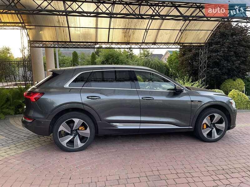 Позашляховик / Кросовер Audi e-tron 2019 в Вінниці