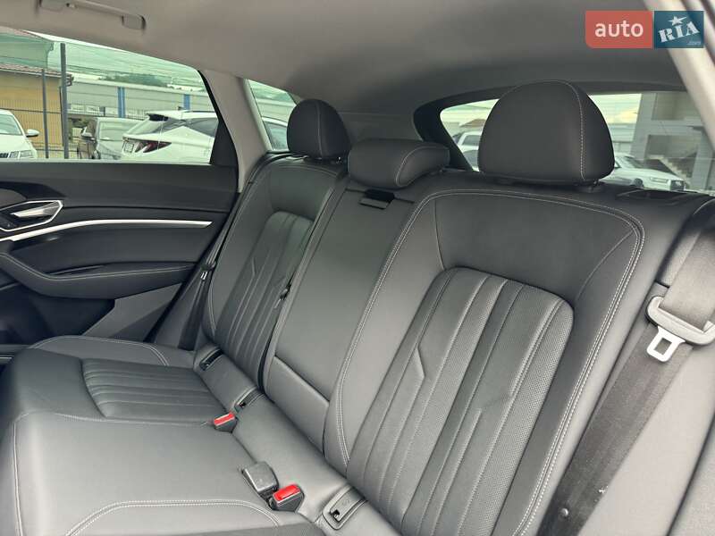 Позашляховик / Кросовер Audi e-tron 2019 в Мукачевому