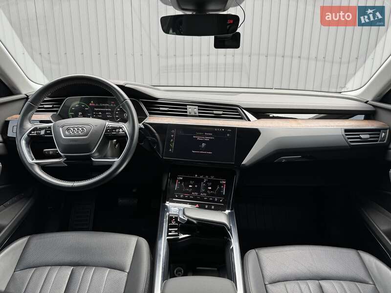 Позашляховик / Кросовер Audi e-tron 2019 в Мукачевому