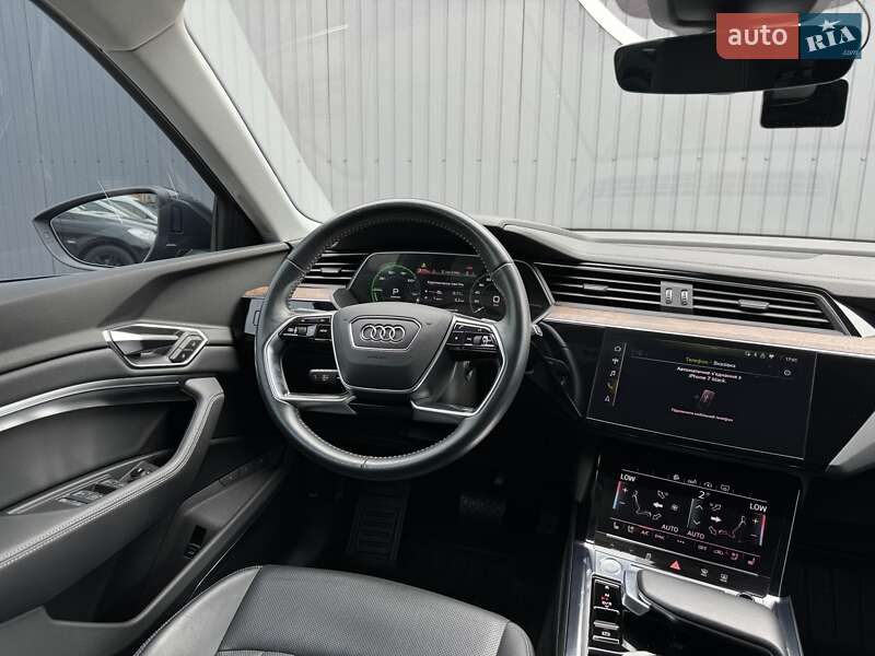 Позашляховик / Кросовер Audi e-tron 2019 в Мукачевому