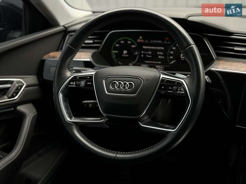 Позашляховик / Кросовер Audi e-tron 2019 в Мукачевому