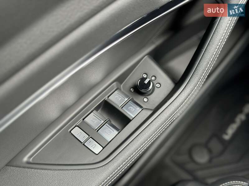 Позашляховик / Кросовер Audi e-tron 2019 в Мукачевому