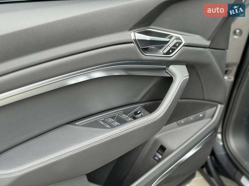 Позашляховик / Кросовер Audi e-tron 2019 в Мукачевому