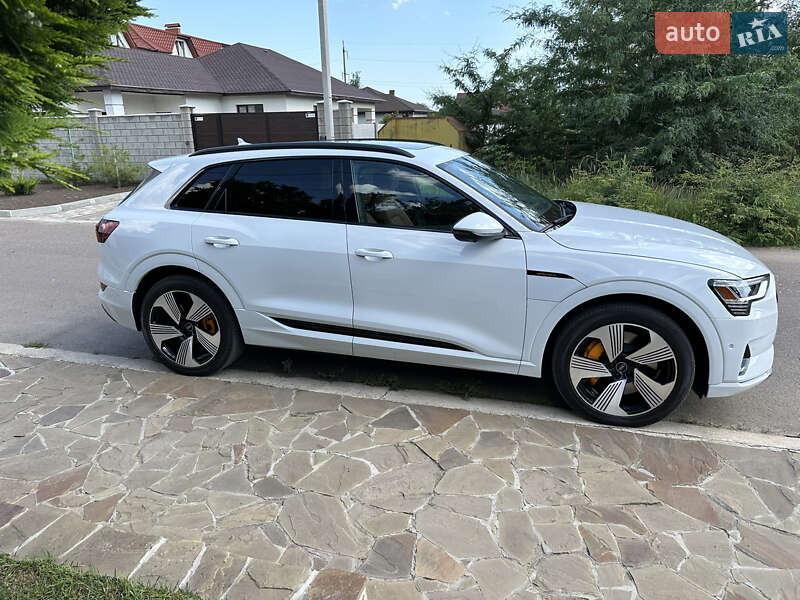 Внедорожник / Кроссовер Audi e-tron 2021 в Одессе