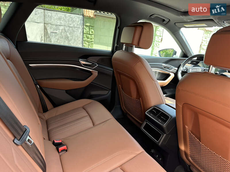 Внедорожник / Кроссовер Audi e-tron 2021 в Одессе