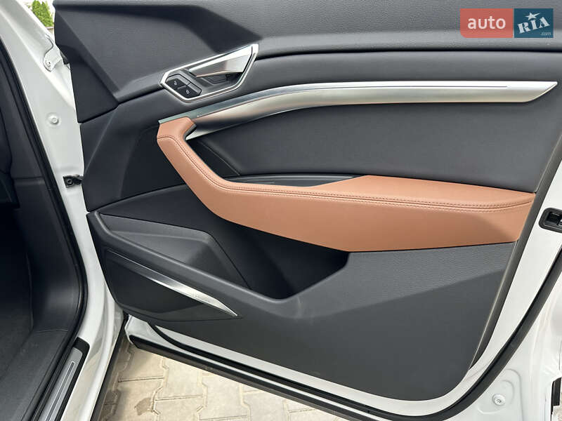 Внедорожник / Кроссовер Audi e-tron 2021 в Одессе