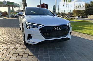 Внедорожник / Кроссовер Audi e-tron 2020 в 