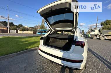 Внедорожник / Кроссовер Audi e-tron 2020 в 