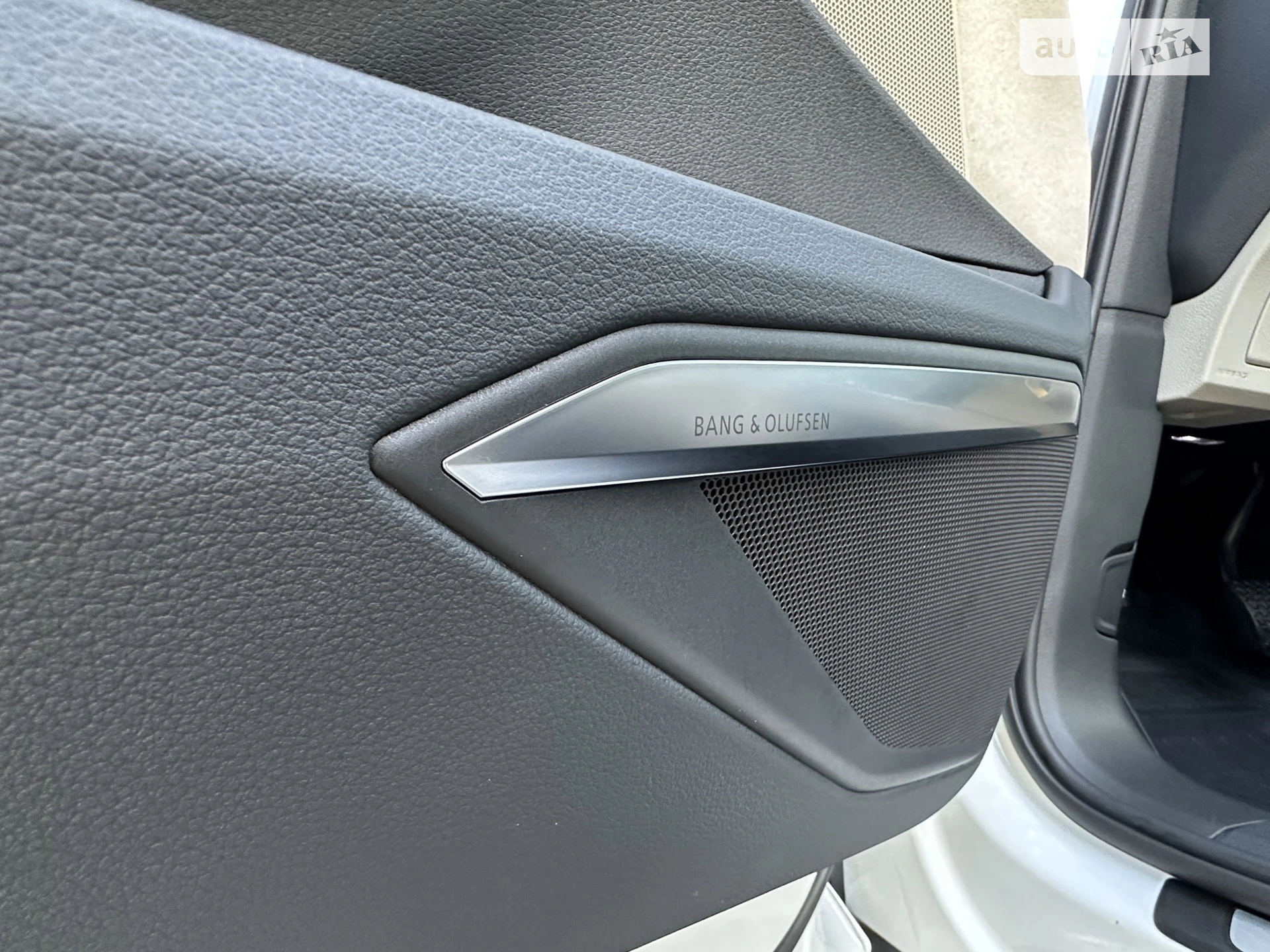 2020 Audi e-tron - мініатюра 44