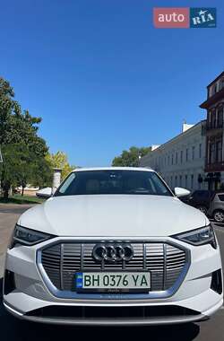 Внедорожник / Кроссовер Audi e-tron 2019 в 