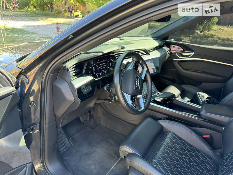 Внедорожник / Кроссовер Audi e-tron 2019 в Кропивницком