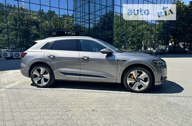 Позашляховик / Кросовер Audi e-tron 2022 в Вінниці