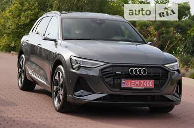 Внедорожник / Кроссовер Audi e-tron 2020 в 
