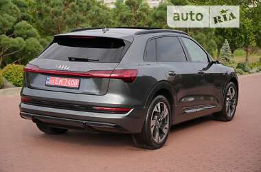 Внедорожник / Кроссовер Audi e-tron 2020 в 