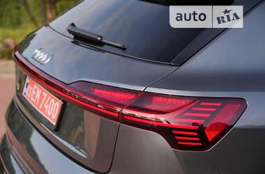Внедорожник / Кроссовер Audi e-tron 2020 в 