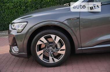 Внедорожник / Кроссовер Audi e-tron 2020 в 