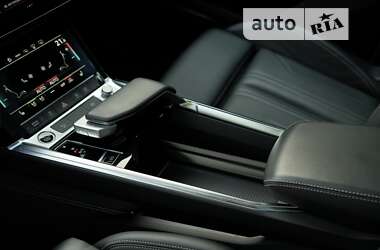 Внедорожник / Кроссовер Audi e-tron 2020 в 