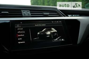 Внедорожник / Кроссовер Audi e-tron 2020 в 