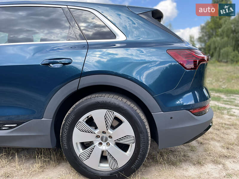 Позашляховик / Кросовер Audi e-tron 2019 в Житомирі